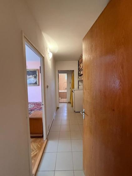 Apartament cu 3 camere semidecomandat, mobilat în Astra