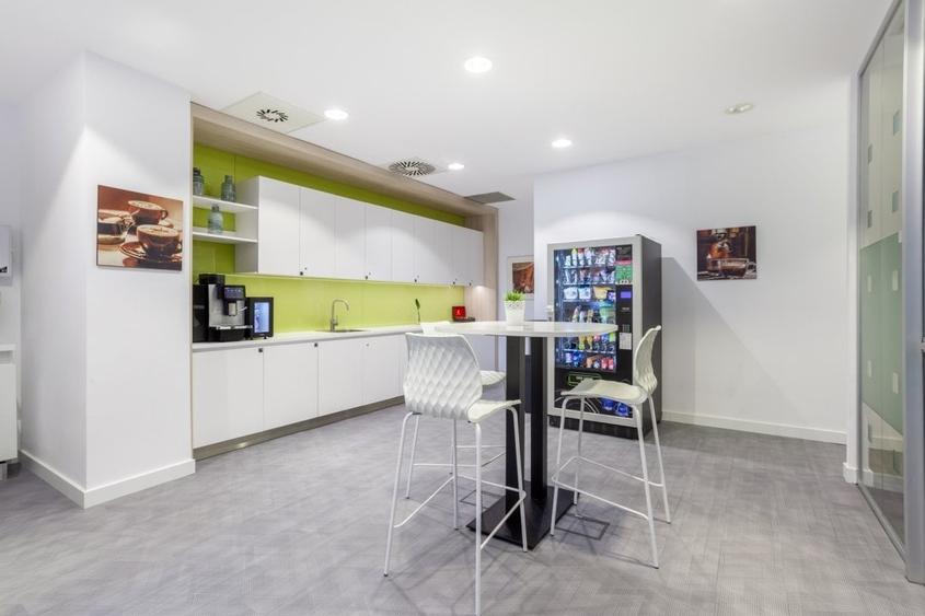 Birou, de 100 mp, în Aviației