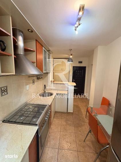 Apartament cu 3 camere semidecomandat în Decebal
