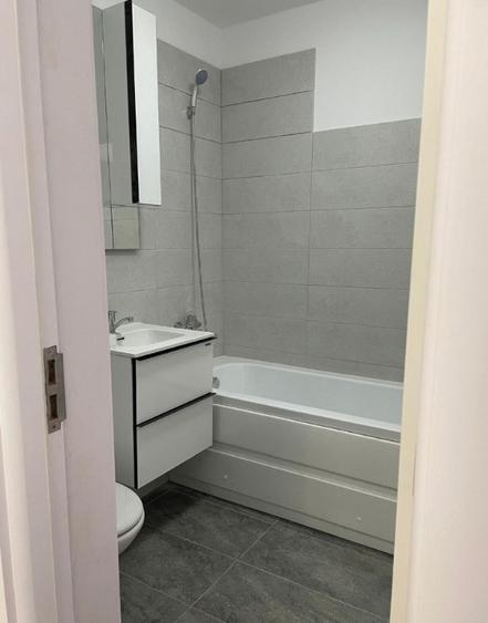 Apartament cu 2 camere decomandat în Moșilor