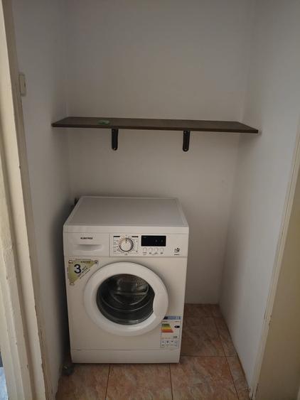 Apartament cu 2 camere semidecomandat în Coman