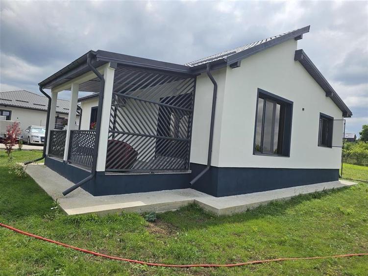 Casă individuală cu 4 camere cu Teren 600 Mp în Vișani