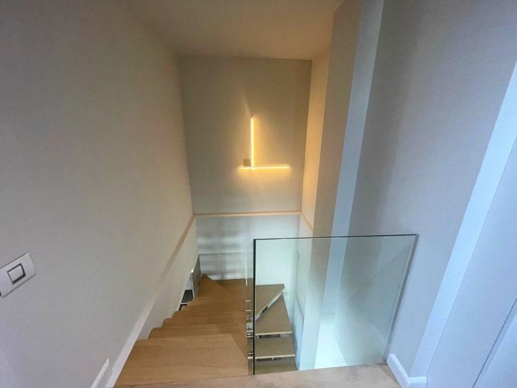Apartament cu 3 camere semidecomandat, mobilat în Bună Ziua