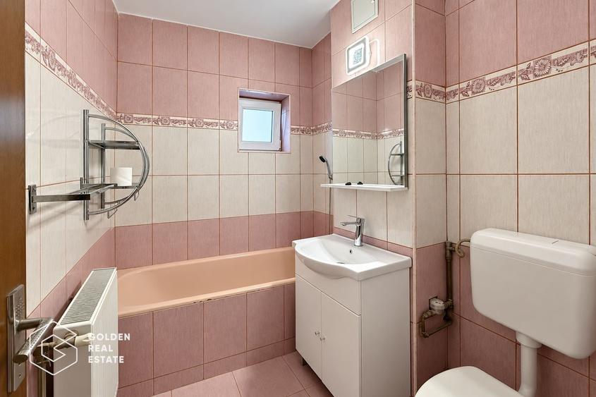 Apartament cu 4 camere semidecomandat, mobilat în Micălaca