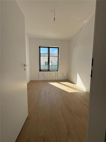 Duplex cu 4 camere cu Canalizare în Moșnița Nouă