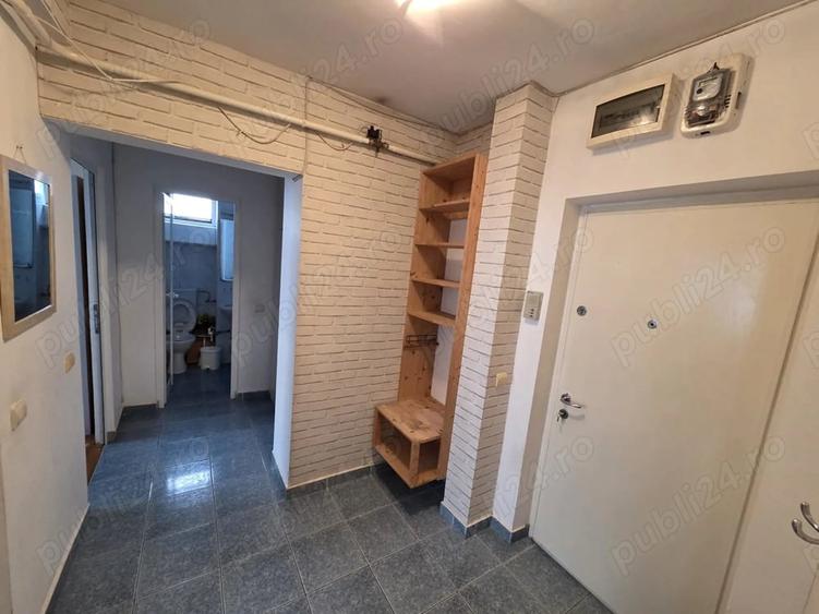 Apartament cu 2 camere semidecomandat în Central