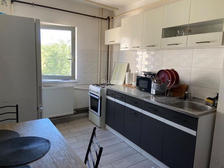 Inchiriez apartament cu 2 camere zona Soarelui
