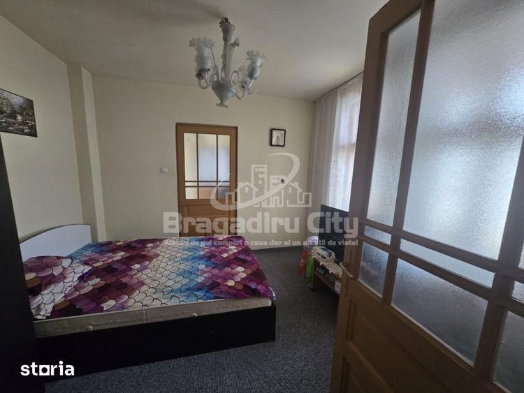 Casă cu 4 camere cu Teren 2553 Mp în Cornetu