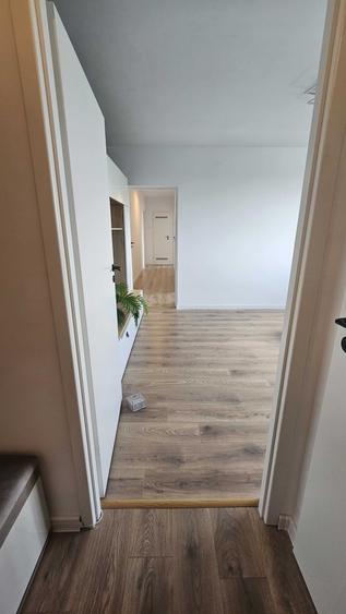 Apartament cu 4 camere semidecomandat în Drumul Carului