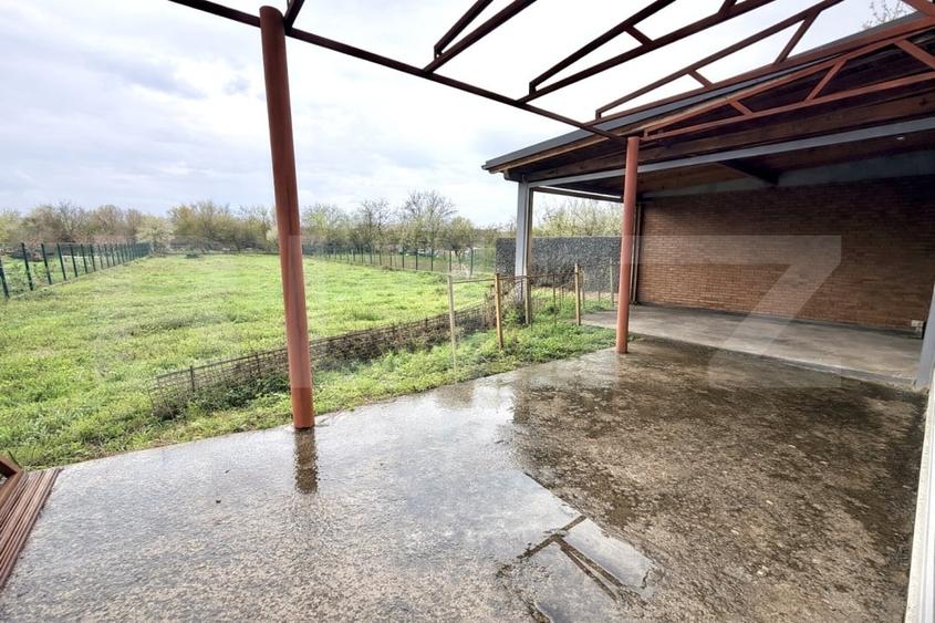 Casă individuală cu 7 camere cu Canalizare în Central