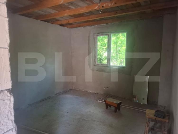 Casă individuală cu 5 camere cu Canalizare în Costeștii din Deal