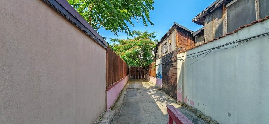 Casă individuală cu 4 camere cu Teren 230 Mp în Apărătorii Patriei