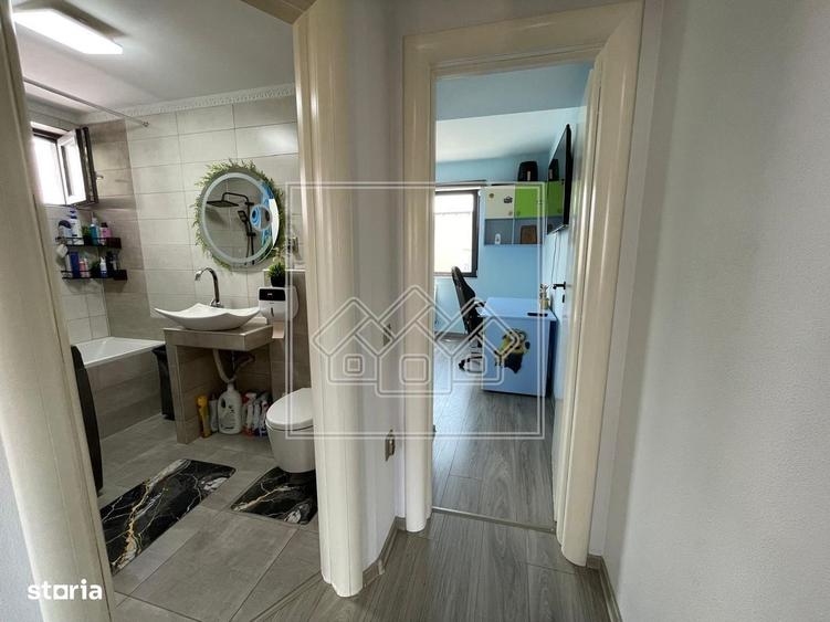 Apartament cu 3 camere în Șelimbăr — fotografia 2
