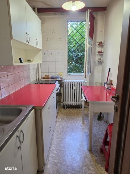 Colentina, intersectie Fundeni, bloc reabilitat, stradal, vedere fata - 9