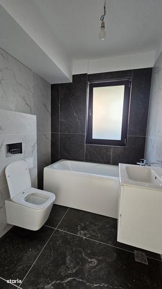 Apartament cu 3 camere în Apărătorii Patriei