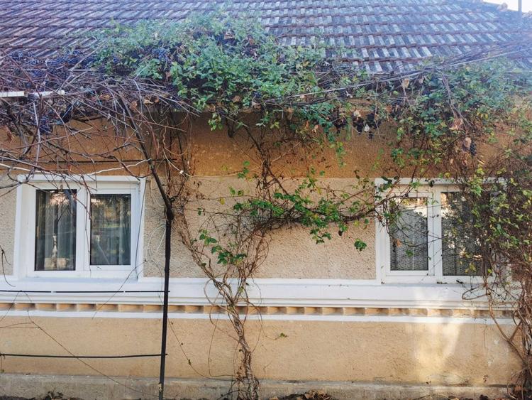 Casă cu 4 camere în Valea Mare-Pravăț