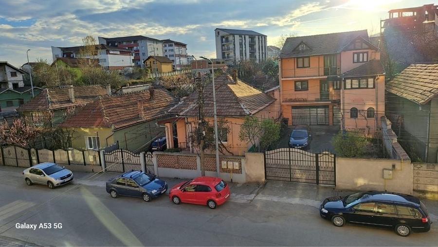 Garsonieră decomandată în Central