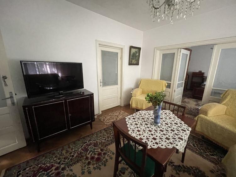 Casă cu Teren 200 Mp în Central
