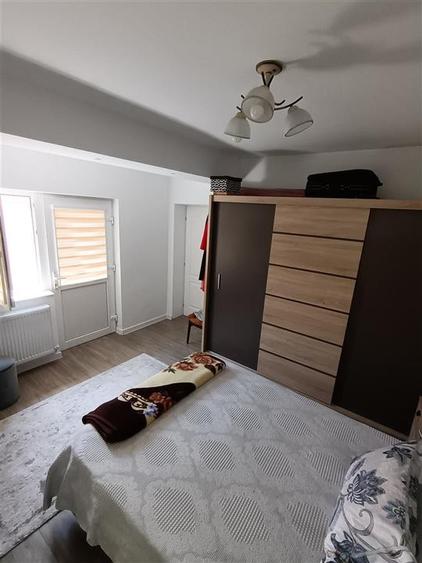 Casă individuală cu 4 camere cu Canalizare în Central