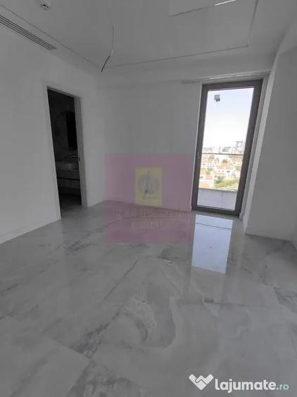 Apartament cu 3 camere nedecomandat în Nord