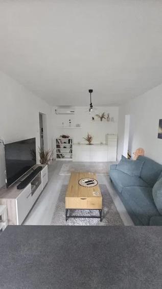 Apartament cu 2 camere semidecomandat, mobilat în Alexandru Obregia