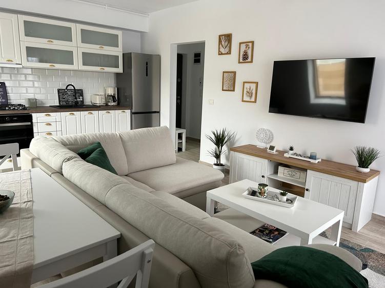 Apartament cu 2 camere decomandat în Central