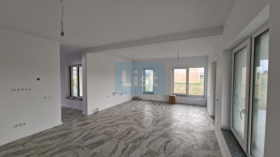 Casă cu 4 camere cu Teren 412 Mp în Săsar