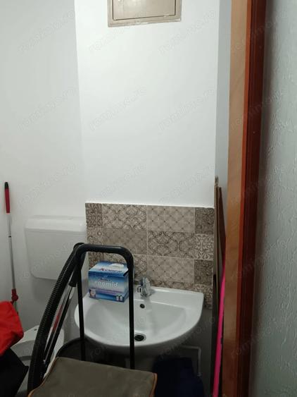 Apartament cu 3 camere decomandat în Odobescu