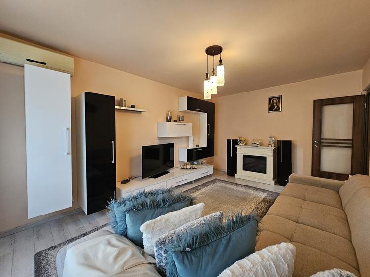 Apartament cu 2 camere decomandat în Micălaca