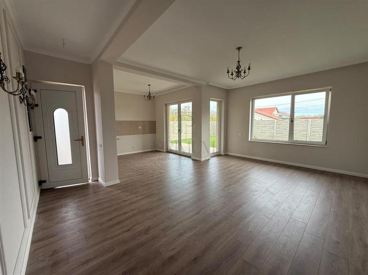 Duplex cu 3 camere cu Canalizare în Moșnița Nouă