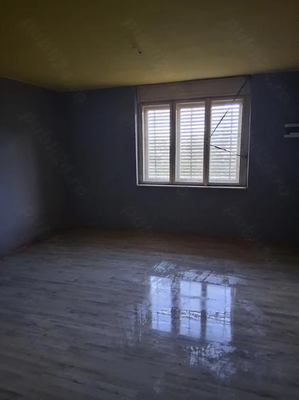 Casă cu 3 camere cu Teren 1500 Mp în Central