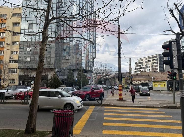 Spațiu comercial, de 50 mp, în Calea Călărașilor