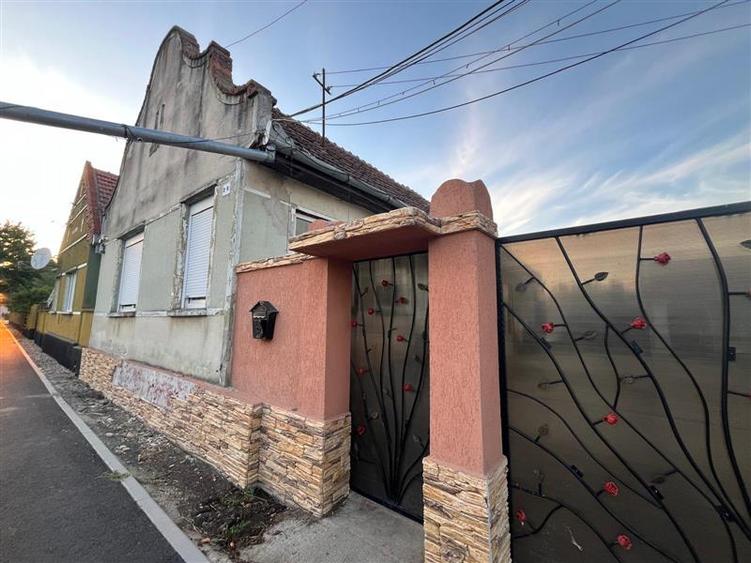 Casă individuală cu 6 camere cu Teren 2999 Mp în Ohaba-Forgaci