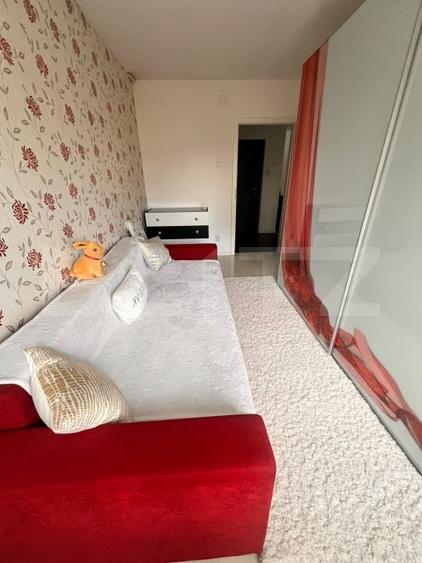 Apartament cu 4 camere decomandat, mobilat în Central