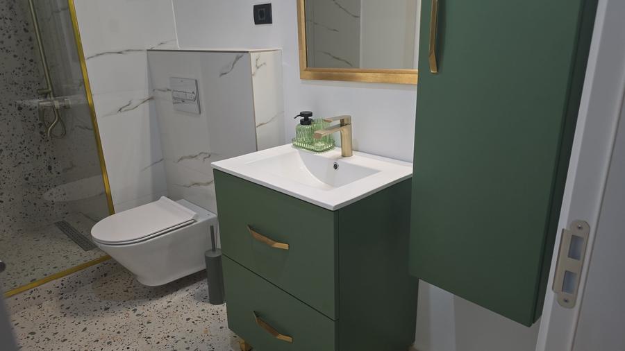 Apartament cu 2 camere semidecomandat, mobilat în P-ța Romană