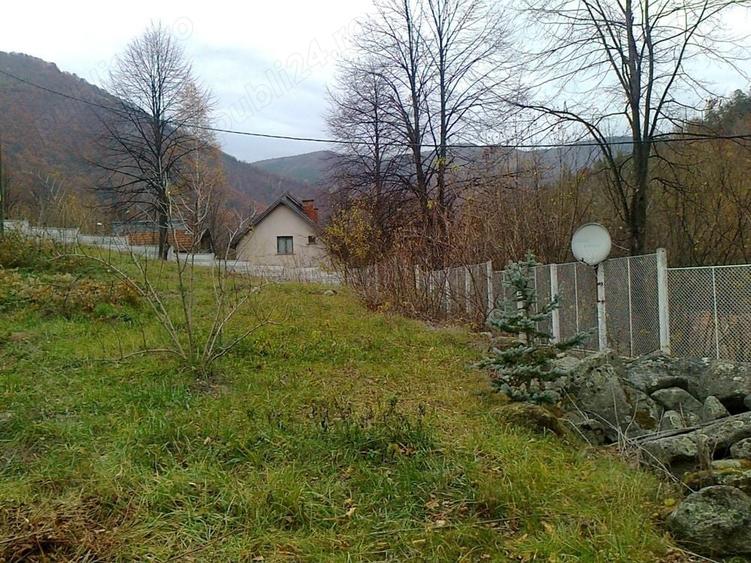 Teren de 2700 mp, în Central