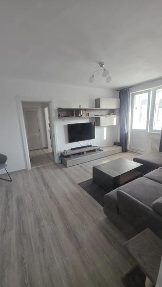 Apartament cu 2 camere semidecomandat în Cedonia