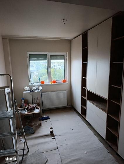 Apartament cu 4 camere decomandat în Micălaca