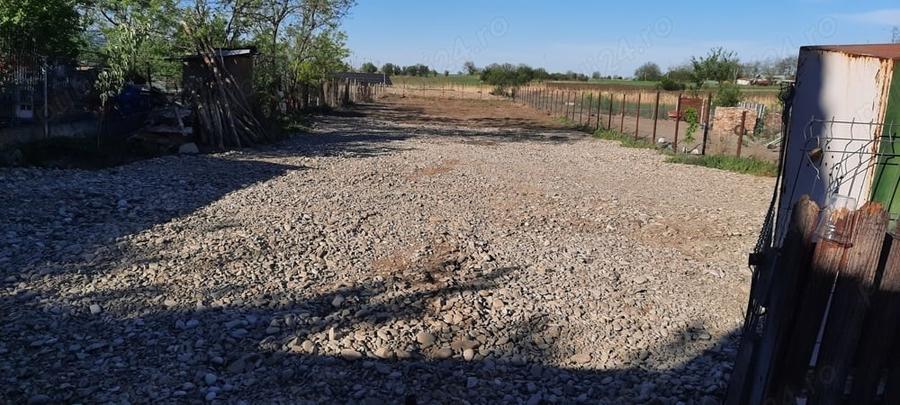 Teren de 1500 mp, în Săgeata