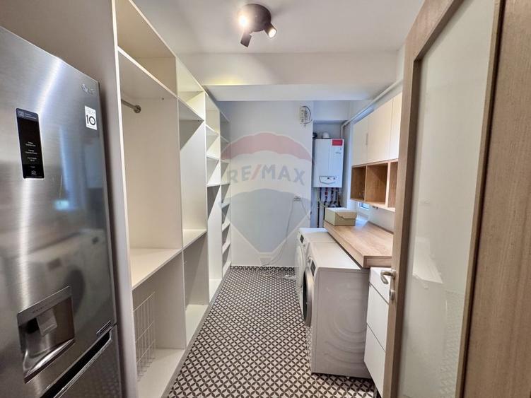 Apartament cu 4 camere decomandat, mobilat în Sebastian