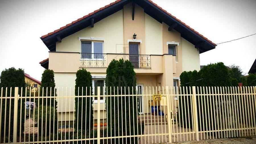 Casă individuală cu 5 camere cu Canalizare în Moșnița Nouă