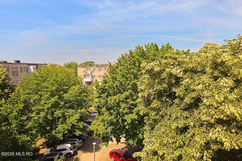 Apartament cu 3 camere semidecomandat în Șagului