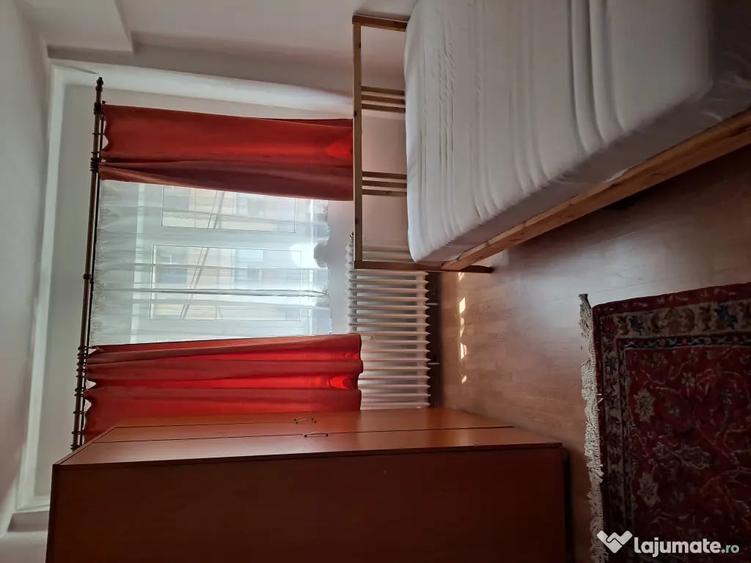Apartament cu 3 camere decomandat în Exterior Vest