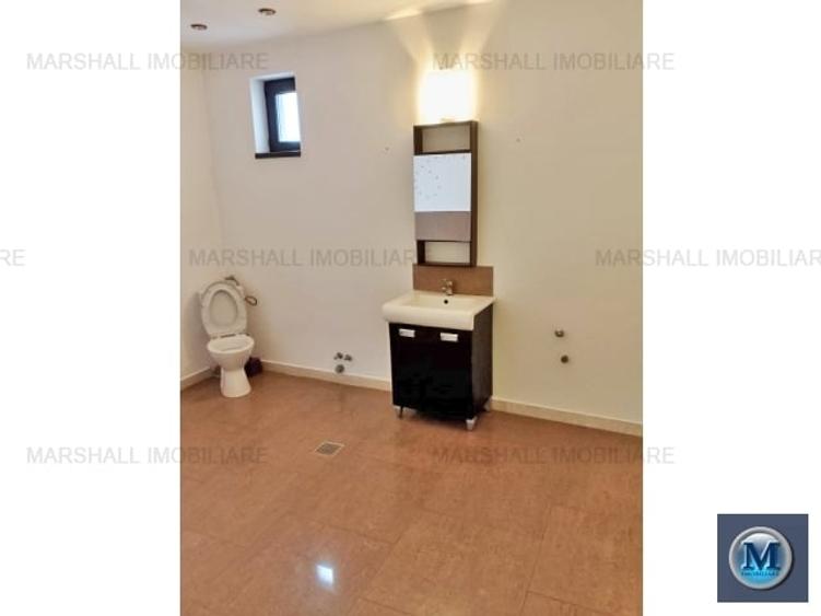 Casă cu 8 camere cu Canalizare în Ultracentral