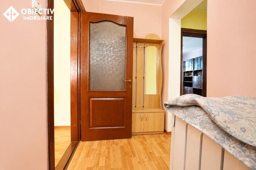 Apartament cu 3 camere semidecomandat în Central