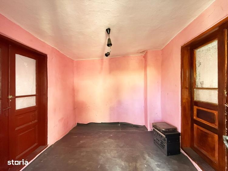 Casă cu 2 camere în Rahova