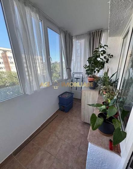 Apartament cu 3 camere decomandat, mobilat în Drumul Taberei