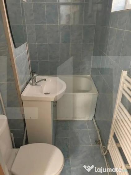 Apartament cu 3 camere semidecomandat în Central