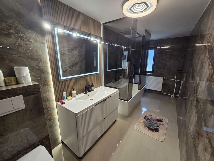 Casă individuală cu 6 camere cu Canalizare în Rediu