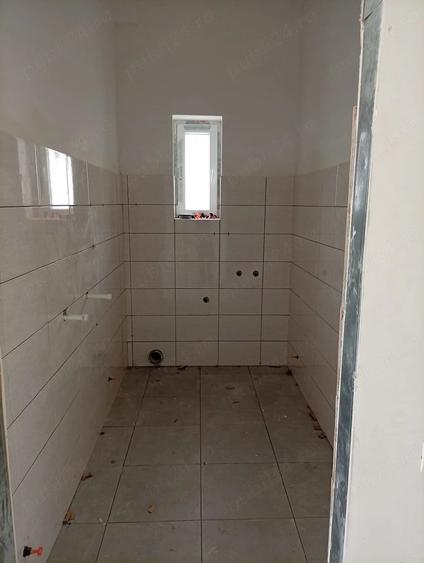 Spațiu comercial, de 300 mp, în Vidra